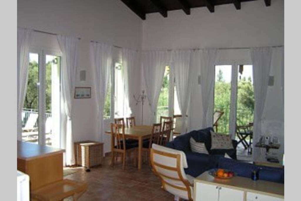 Gastouri Villa Pascalia With Heated Pool In October And Views Achílleion Zewnętrze zdjęcie