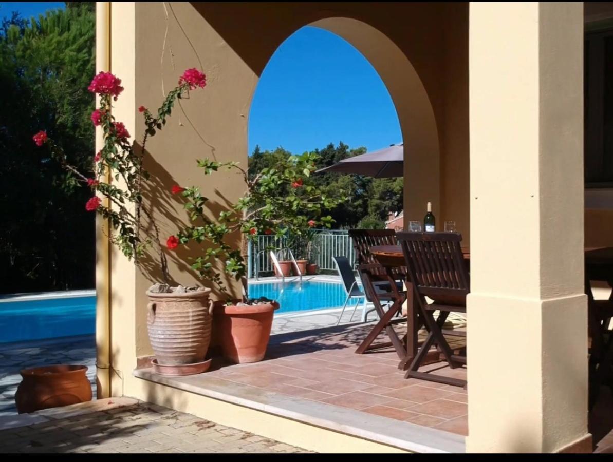 Gastouri Villa Pascalia With Heated Pool In October And Views Achílleion Zewnętrze zdjęcie