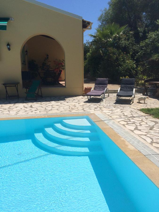 Gastouri Villa Pascalia With Heated Pool In October And Views Achílleion Zewnętrze zdjęcie